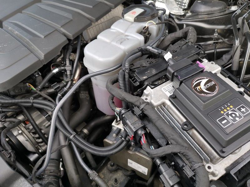 Look how faster Audi A4 2.0 TFSI is with W Keypad PLUS from Vector Tuning Australia! Look how faster Audi A4 2.0 TFSI is with W Keypad PLUS from Vector Tuning Australia!